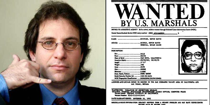 Foto di Kevin Mitnick con accanto il suo manifesto da ricercato