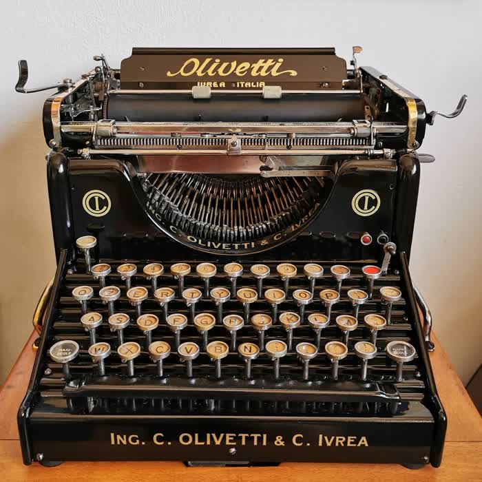 Scrivere documenti sul cellulare - Una vecchia macchina per scrivere