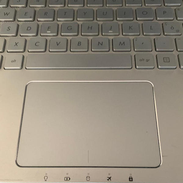 Informatica di base - Il touchpad di un computer portatile